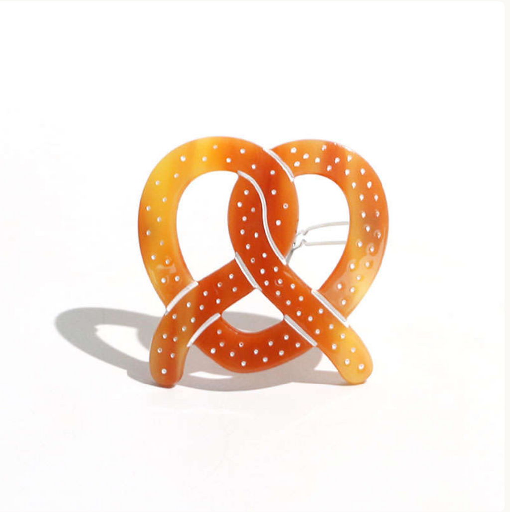 Pretzel Clasp Clip