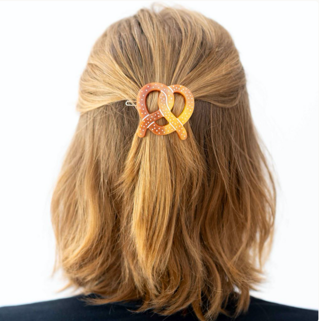 Pretzel Clasp Clip
