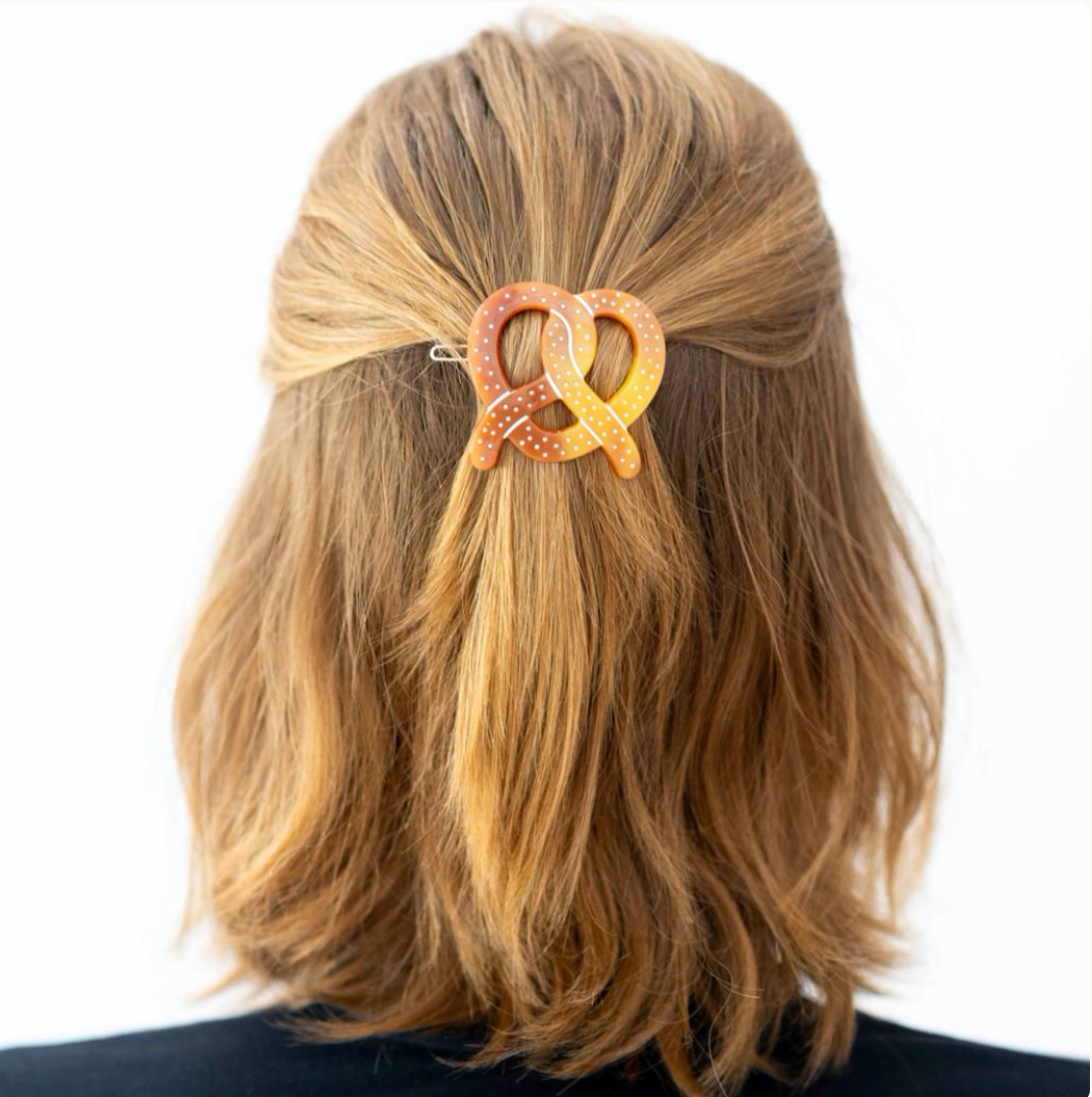 Pretzel Clasp Clip