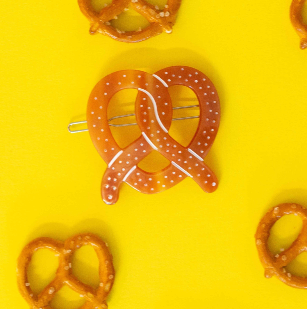 Pretzel Clasp Clip