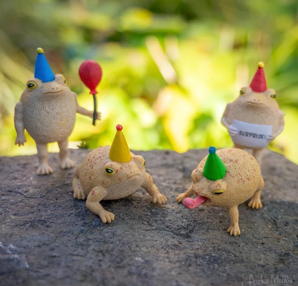 Mini Party Frog Vinyl Novelty Toy Set of 4